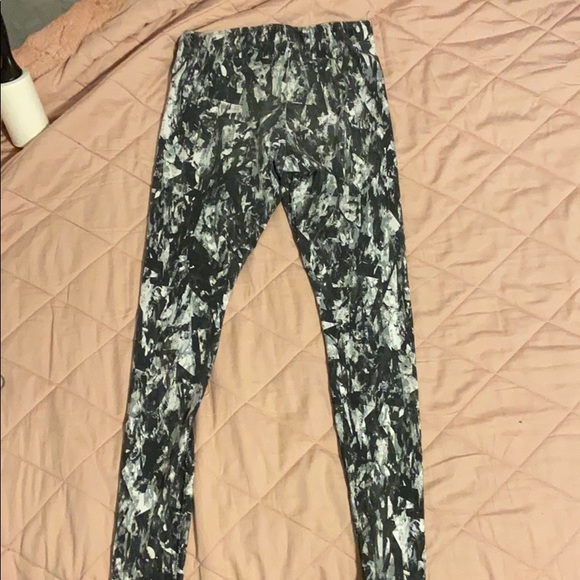 Patterned Nike Leggings - Picture 5 of 5